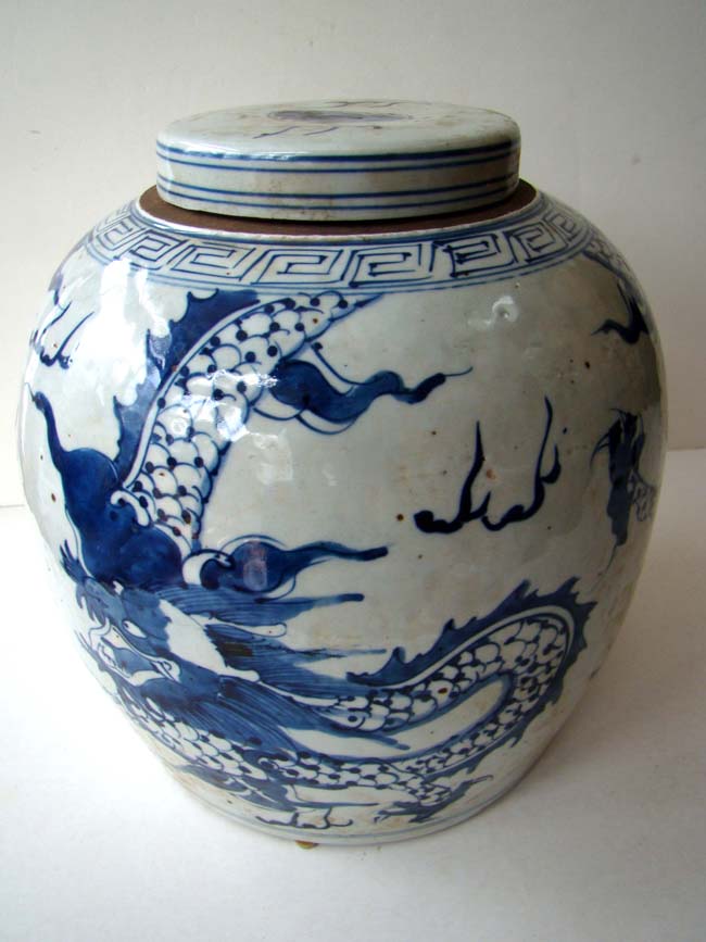 A large 19th century Chinese Ginger Jar — image 2